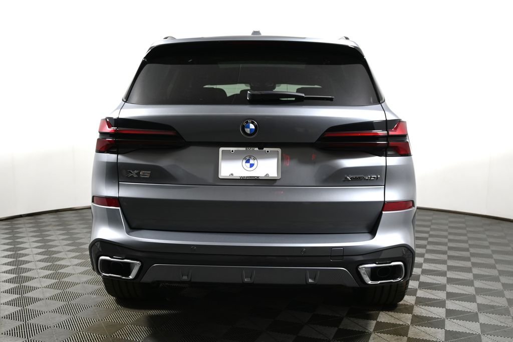 Used 2026 Gray BMW xDrive40i image 6