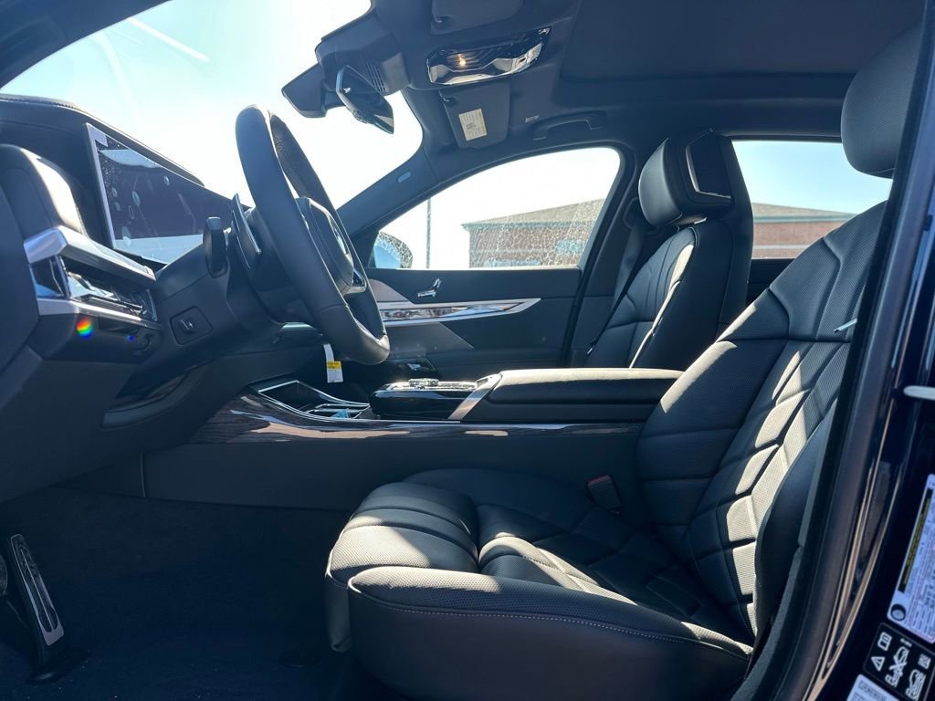 New 2026 Tanzanite Blue II Metallic BMW 760i xDrive image 14