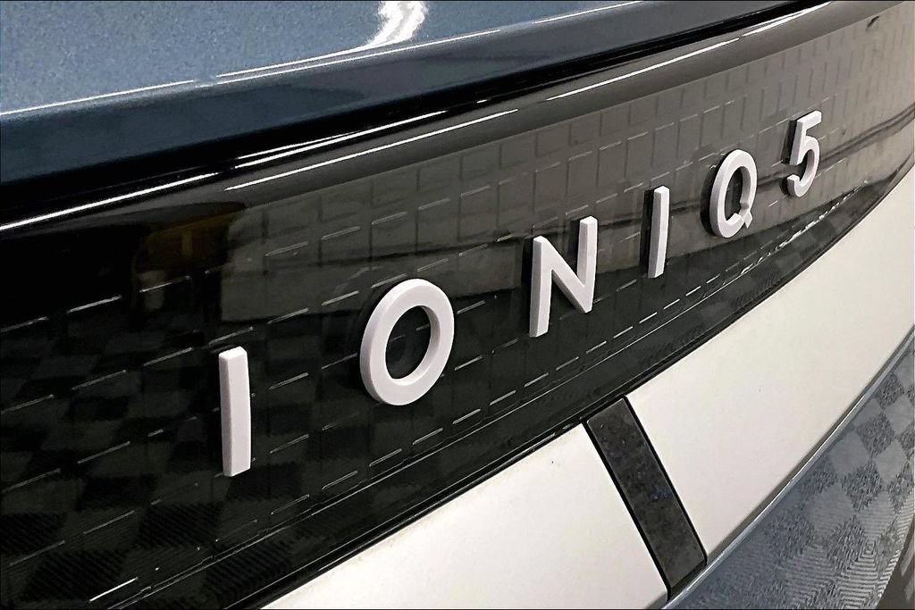 Used 2024  Hyundai SE image 30