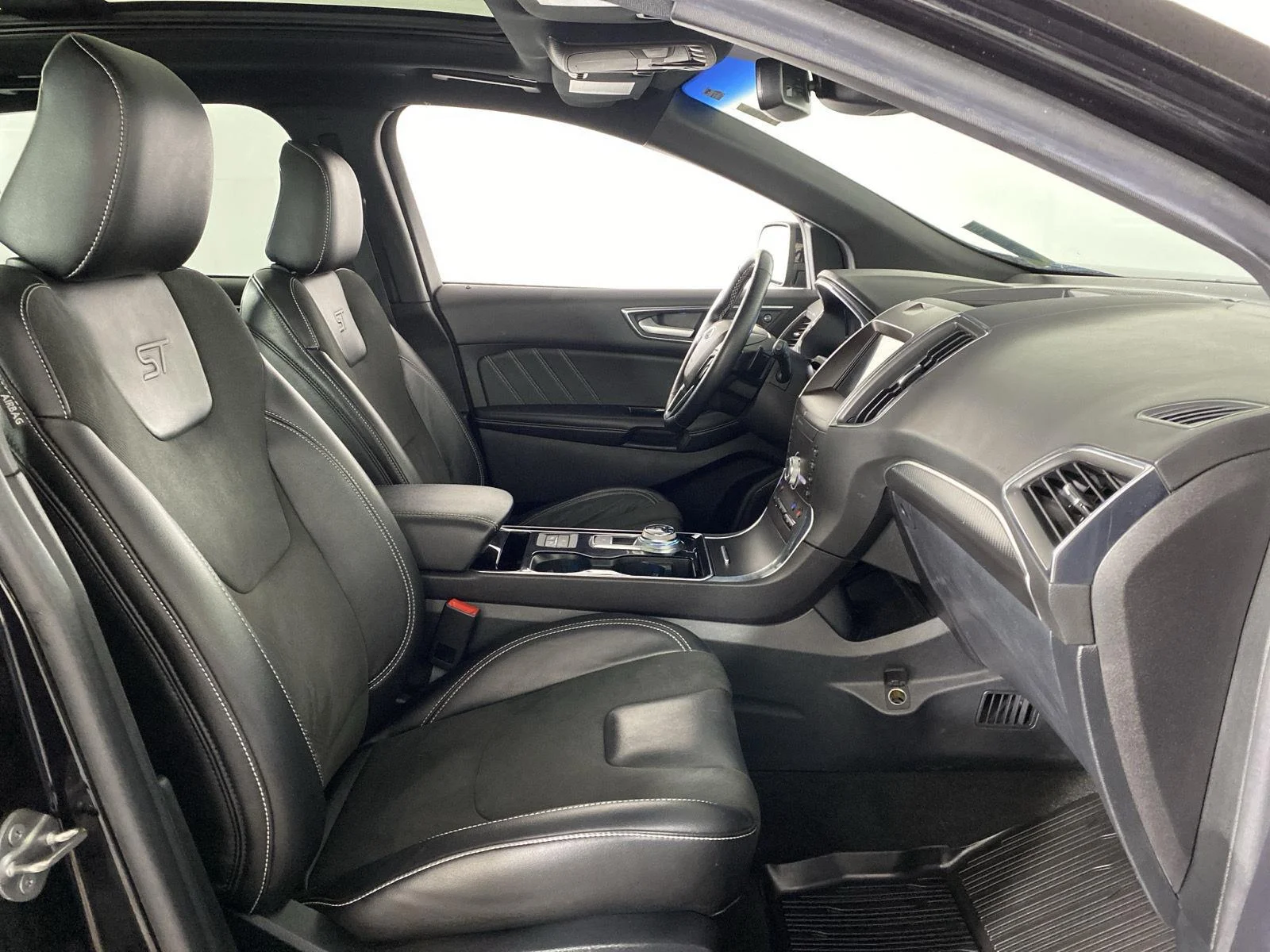 Used 2020 Agate Black Ford ST image 30