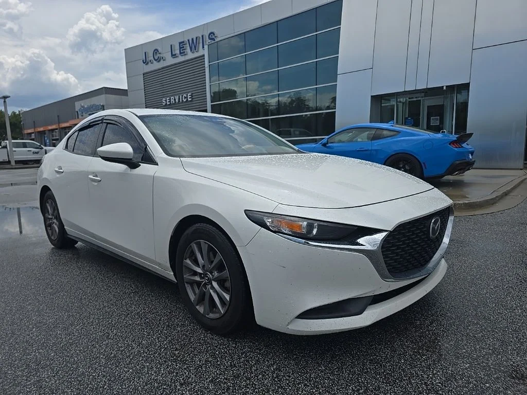 Used 2021 White Mazda 2.5 S image 1