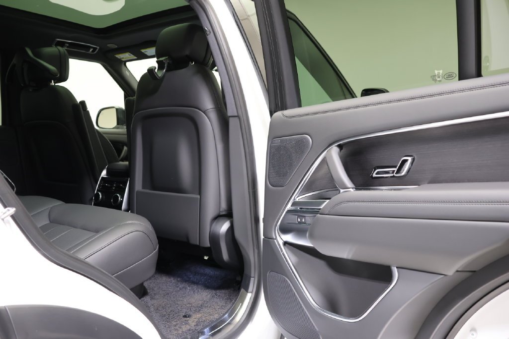 New 2027 Fuji White Land Rover SE image 43
