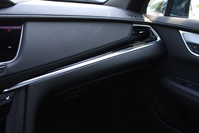 Used 2025 Green Cadillac Luxury image 21