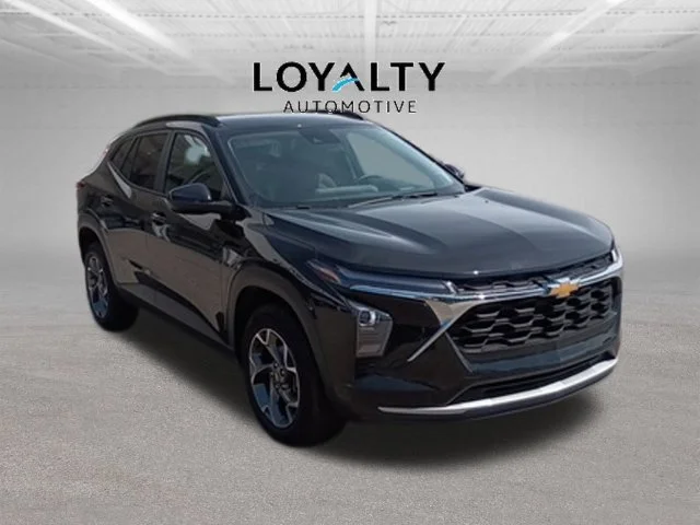 Used 2025 Black Chevrolet LT image 7