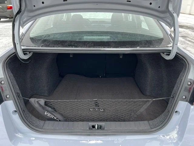 2025 Nissan Versa Sedan SV - Photo 17
