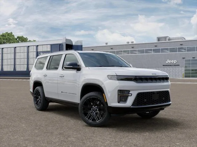 New 2026 Bright White Clear-Coat Exterior Paint Jeep Limited image 31