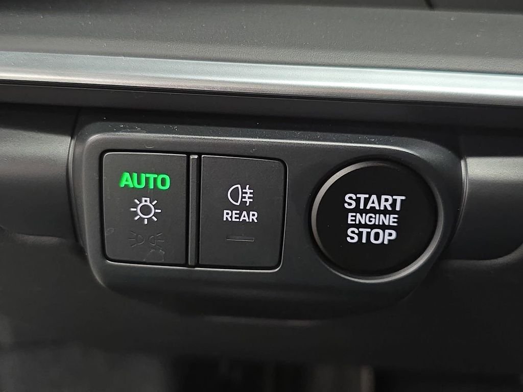 Certified Used 2025  Porsche Carrera 4 GTS image 22
