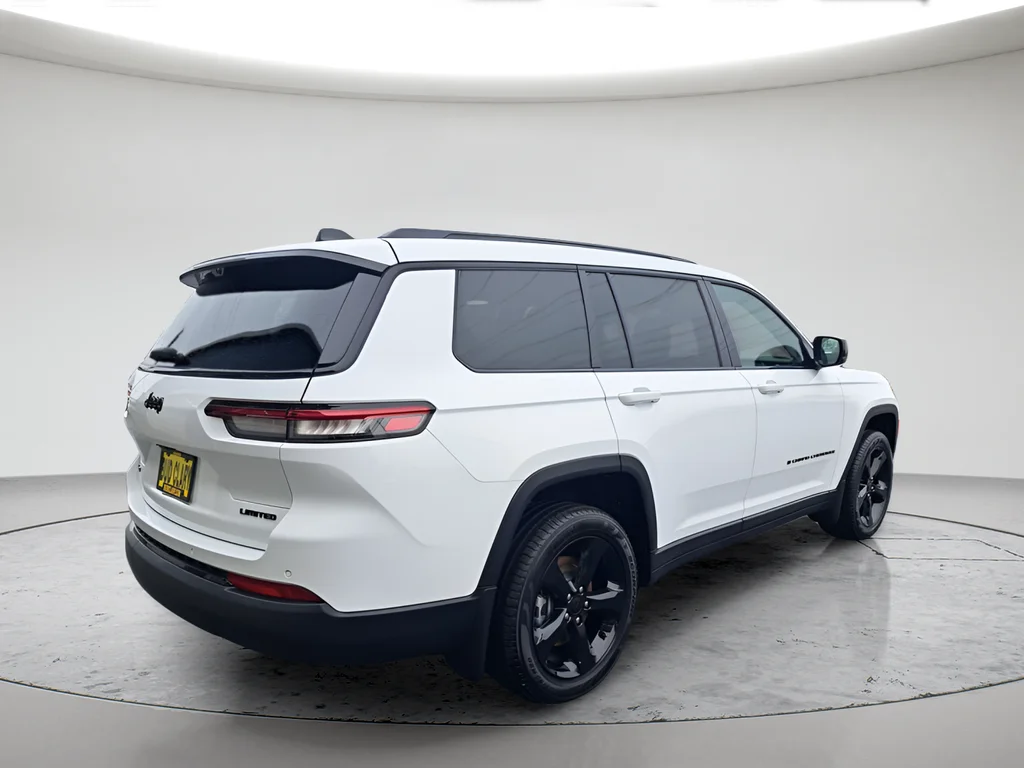 New 2025 Bright White Clear-Coat Exterior Paint Jeep Limited image 5