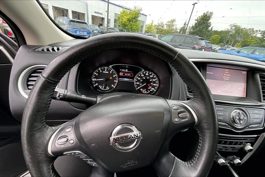 Used 2018 White Nissan SV image 5
