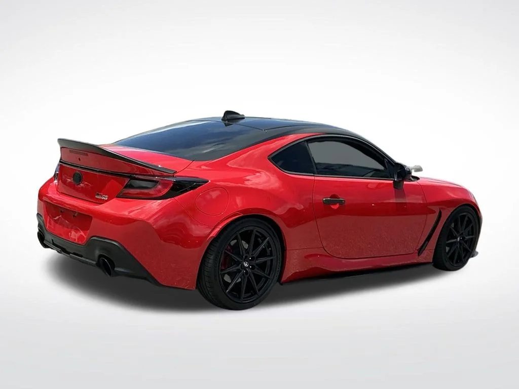 Used 2023  Toyota Premium image 11