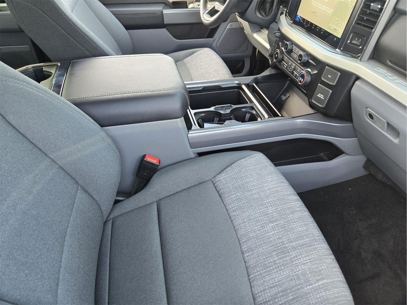 New 2026 Oxford White Ford F-250® XLT image 9