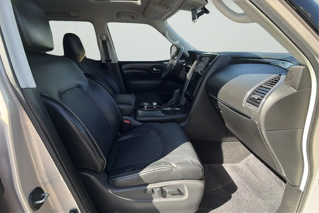 Used 2020 Beige INFINITI LUXE image 14
