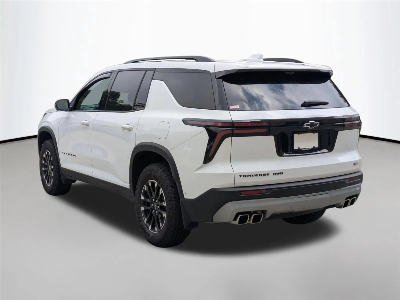 Used 2024 Summit White Chevrolet AWD Z71 image 7