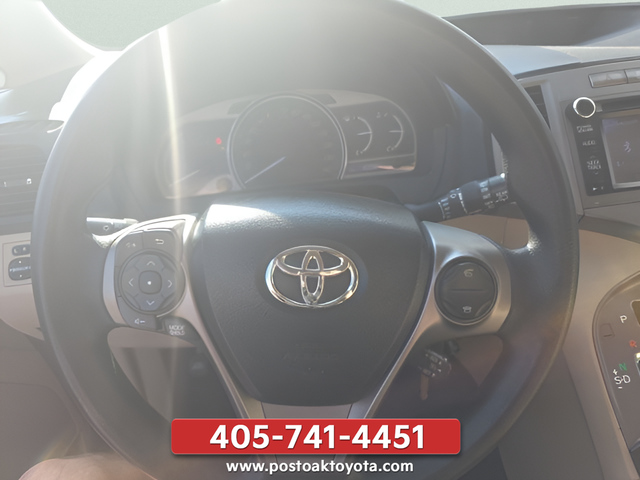 Used 2013 Gold Toyota LE image 15
