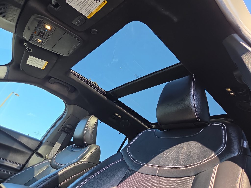 2024 Ford Explorer ST - Photo 22