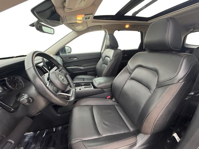 Used 2024 Gray Nissan SL image 10
