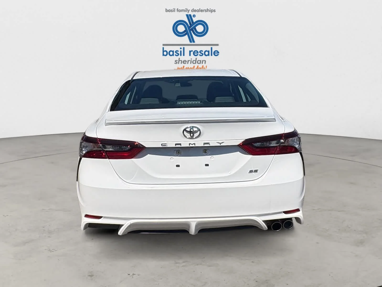 Used 2024 Ice Cap Toyota SE image 6