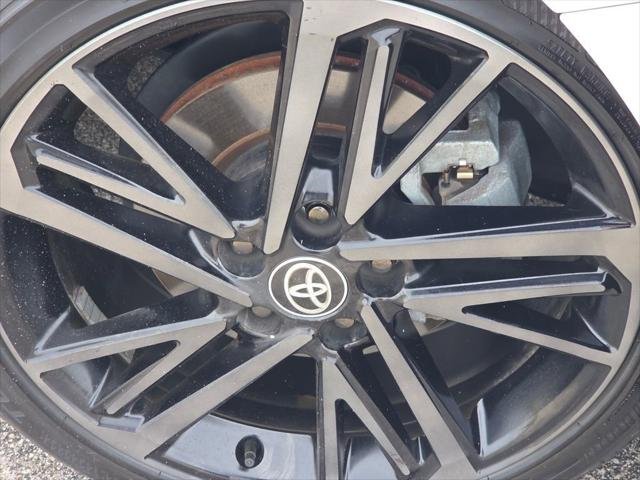 Certified Used 2025 WIND CHILL PEARL Toyota  image 17