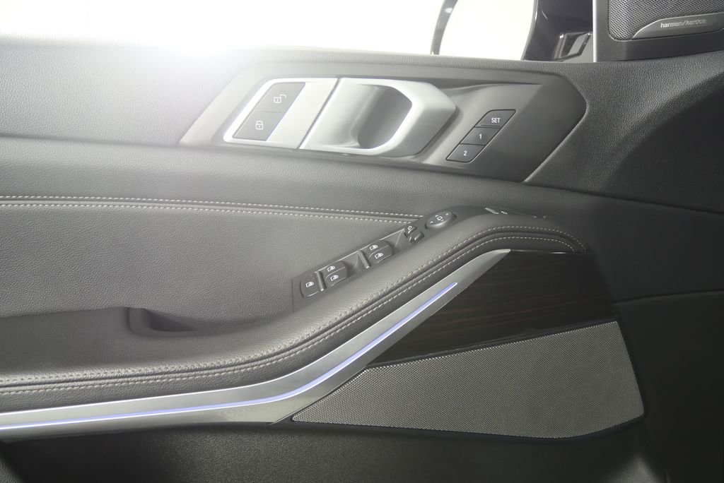 Used 2019 Gray Metallic BMW xDrive40i image 8