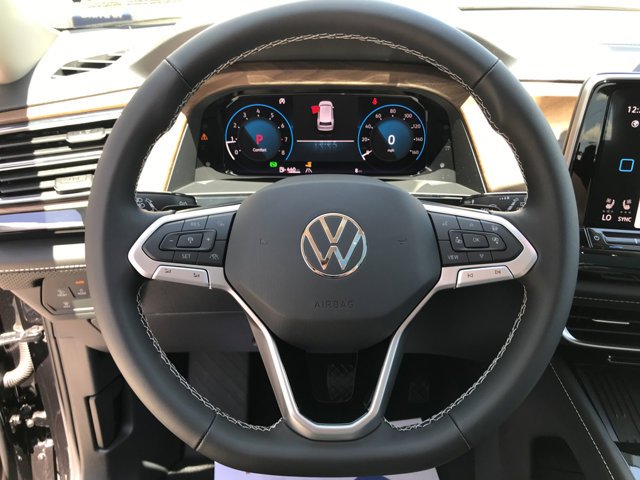 New 2026 Deep Black Pearl Volkswagen 2.0T SE w/Technology image 16