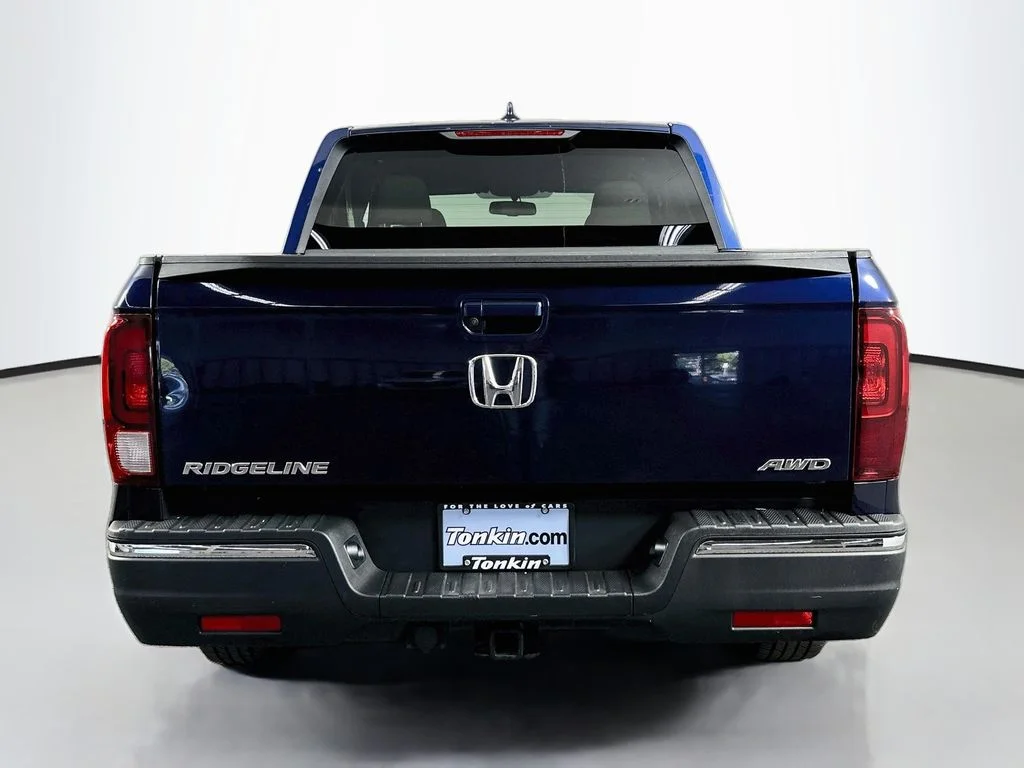 Used 2018 Obsidian Blue Pearl Honda RTL-T image 7
