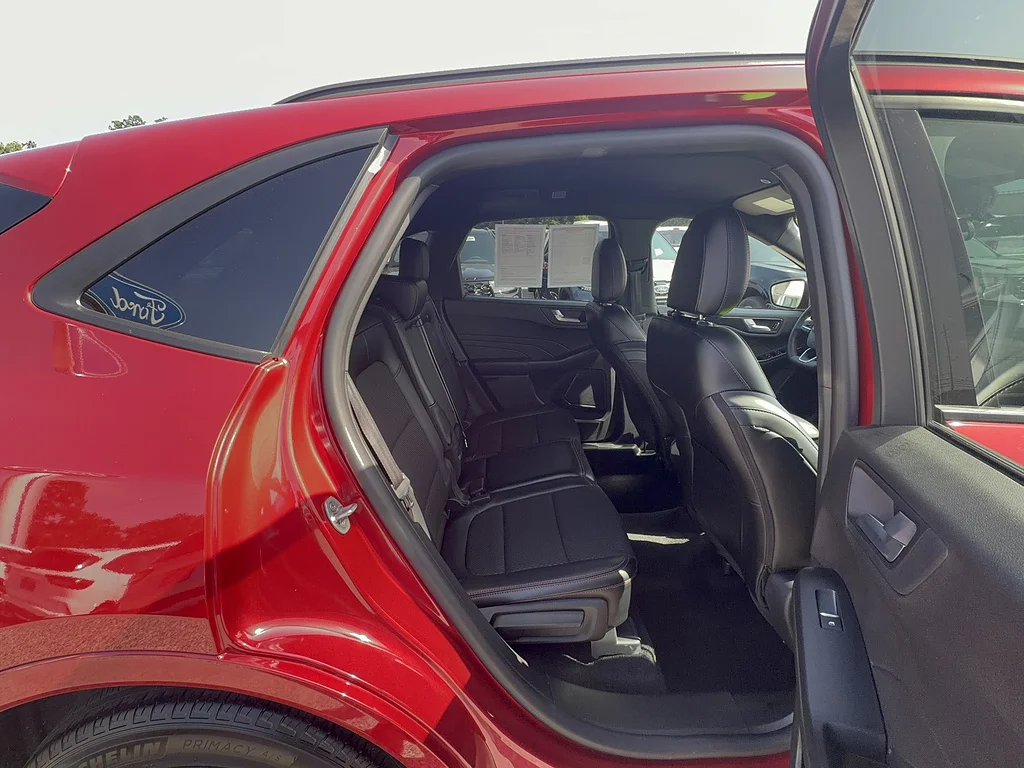 Used 2024 Rapid Red Metallic Tinted Clearcoat Ford ST-Line Select image 23