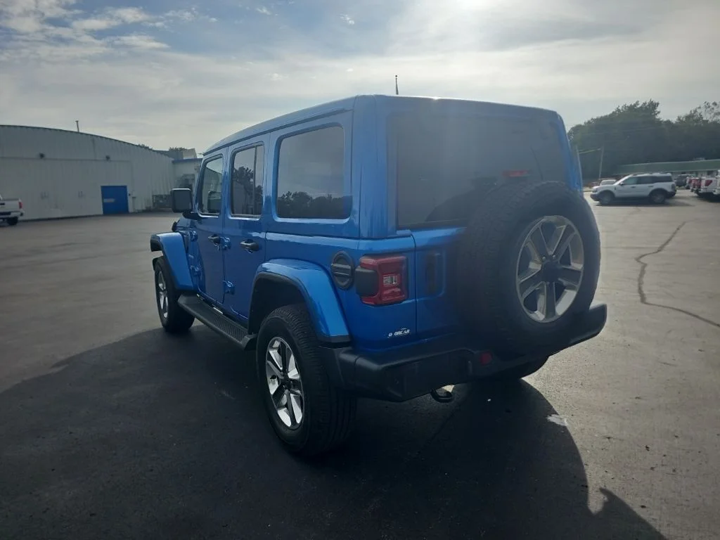 Used 2022 Hydro Blue Pearlcoat Jeep Unlimited Sahara image 7