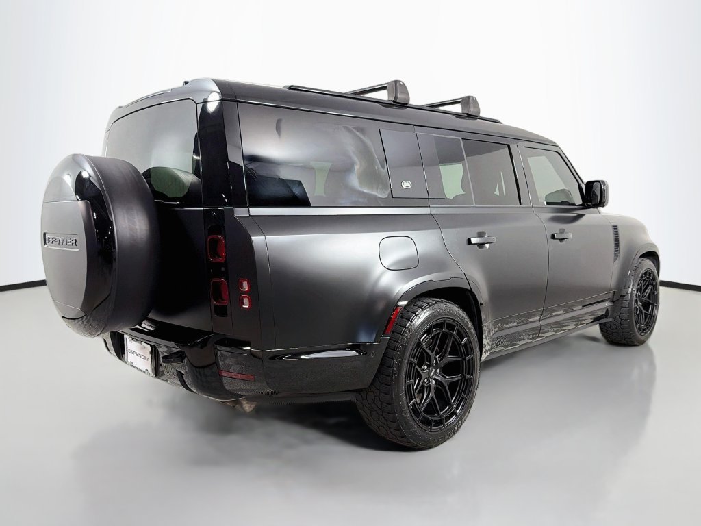 Certified Used 2024 Black Land Rover X-Dynamic SE image 5