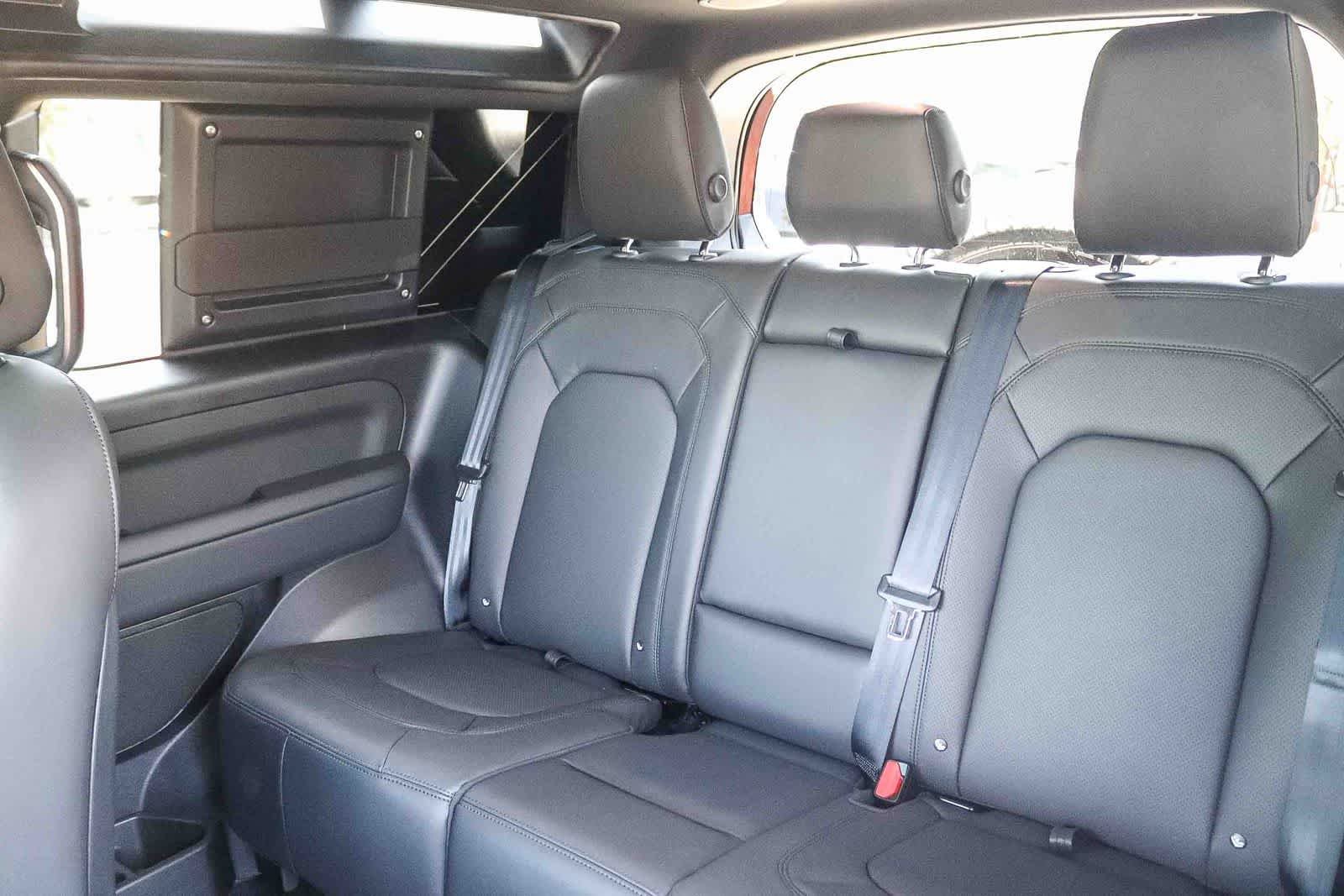 New 2026 Sedona Red Land Rover X-Dynamic SE image 16