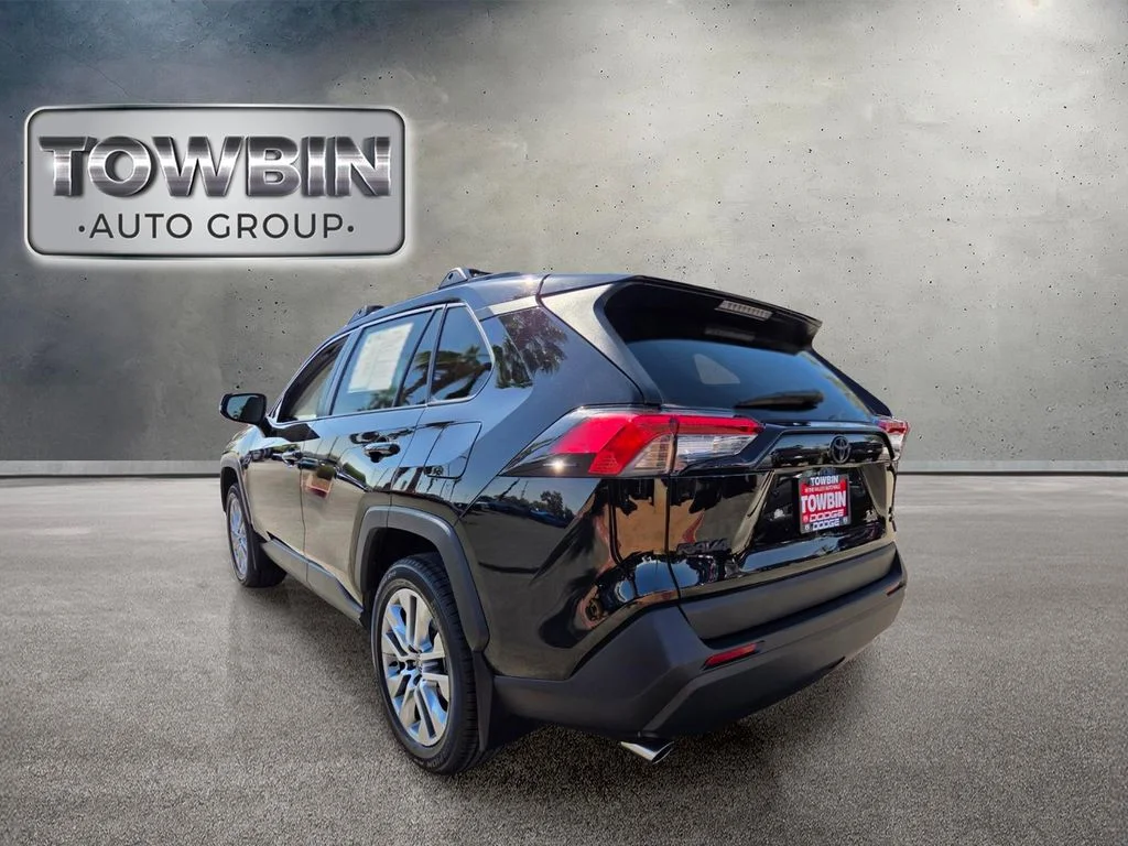 Used 2024 Black Toyota XLE Premium image 6