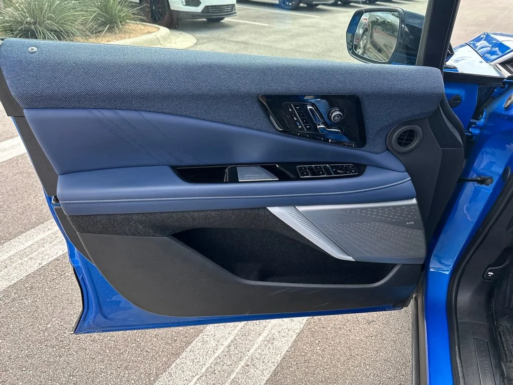 2025 Cadillac OPTIQ Luxury 2 - Photo 14