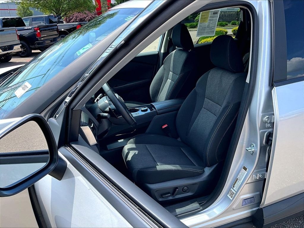 Used 2025 Silver Nissan SV image 10