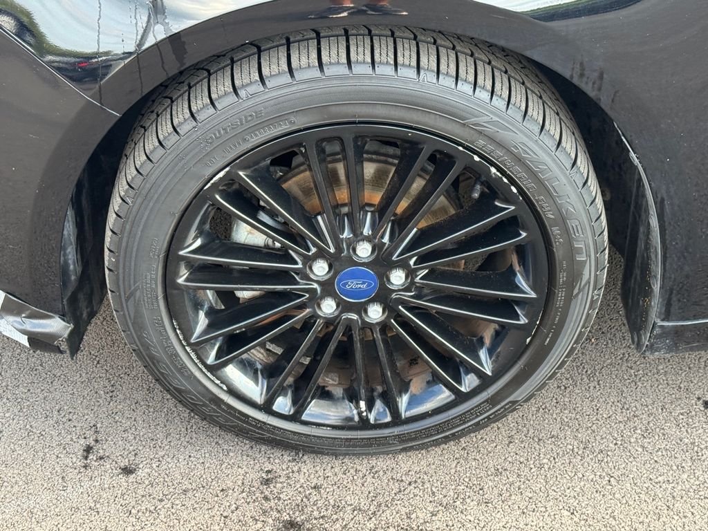 Used 2016 Black Ford SE image 15