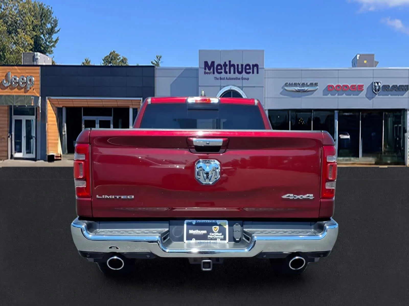 Used 2022 Delmonico Red Pearlcoat Ram Limited image 5
