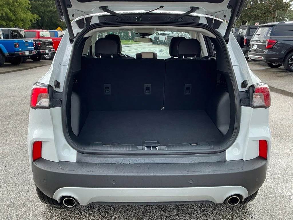Used 2021 White Ford SEL image 19