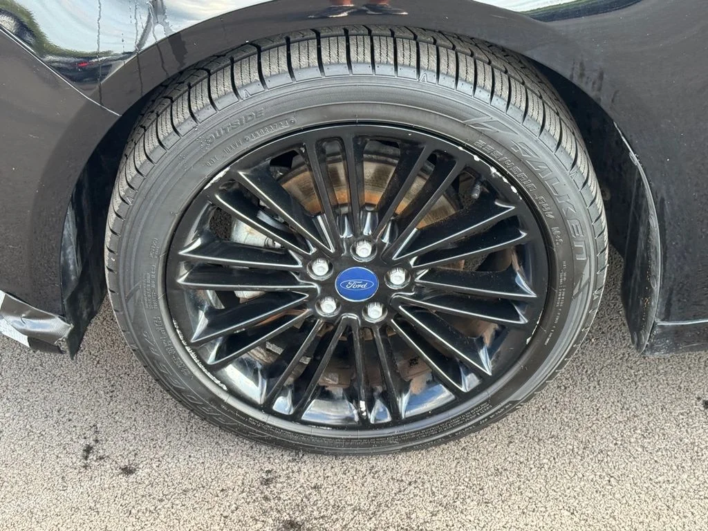 Used 2016 Black Ford SE image 15