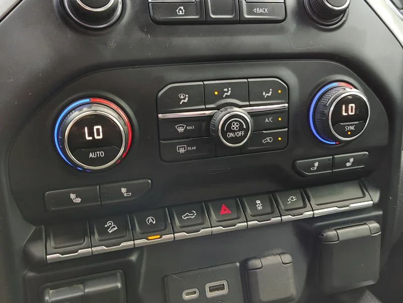 Used 2020 Blue Chevrolet LT Trail Boss image 18