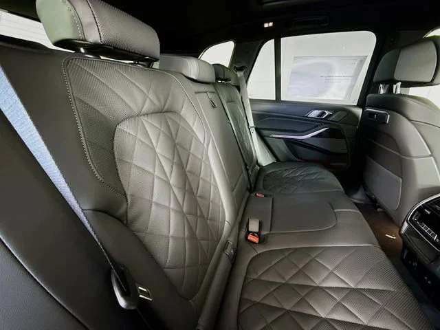 Used 2026 Black BMW xDrive40i image 29