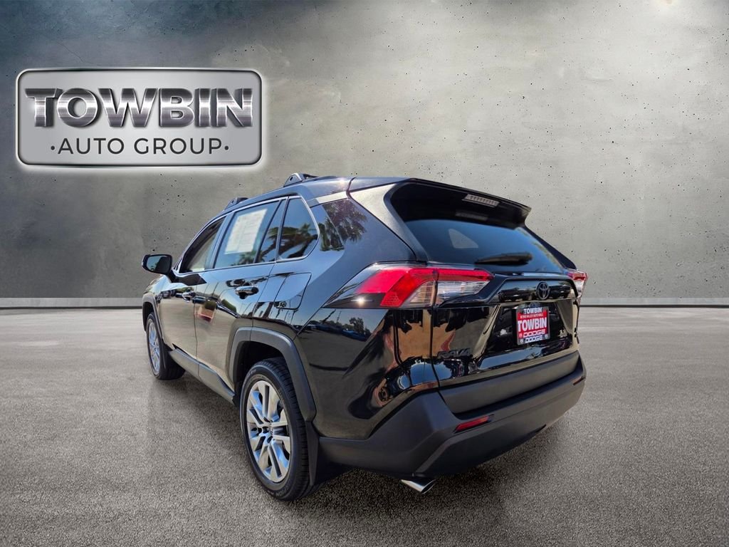 Used 2024 Black Toyota XLE Premium image 6