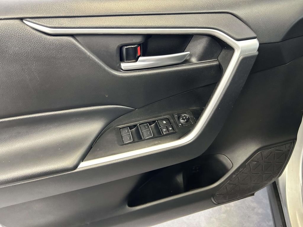 Used 2024 Silver Toyota XLE image 17