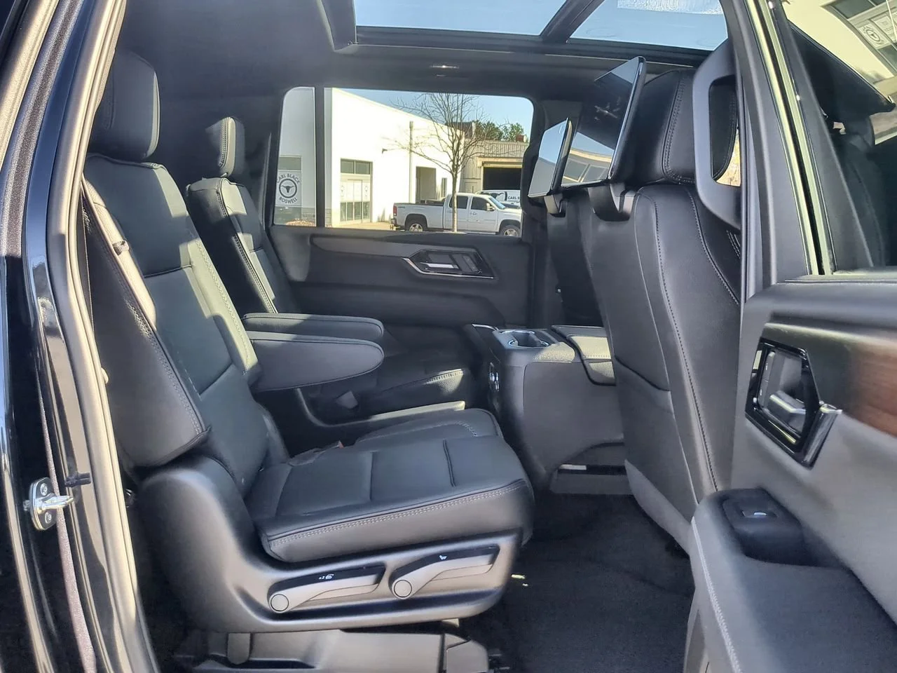 2026 GMC Yukon XL Denali - Photo 28