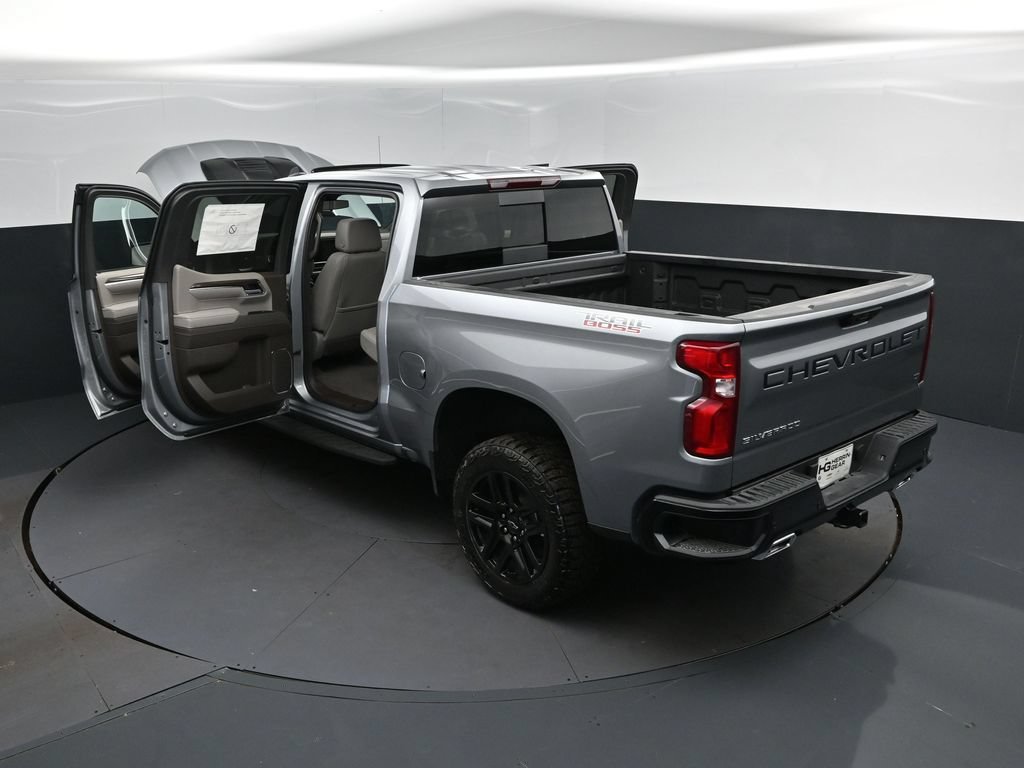 2026 Chevrolet Silverado 1500 LT Trail Boss - Photo 2