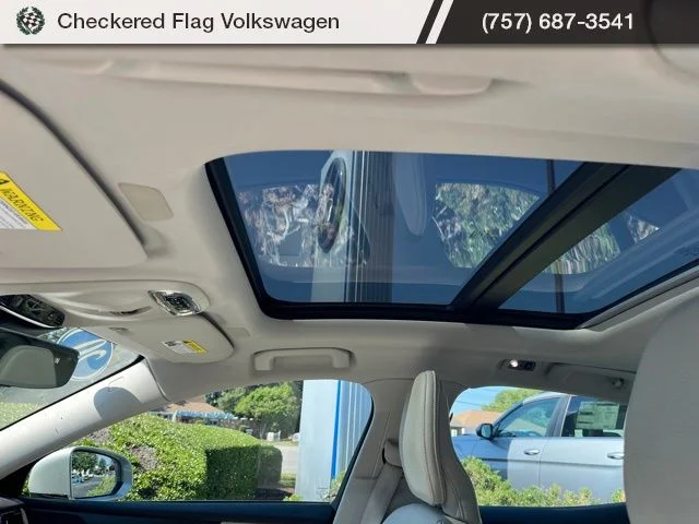 Used 2020 Birch Light Metallic Volvo T5 Momentum image 19