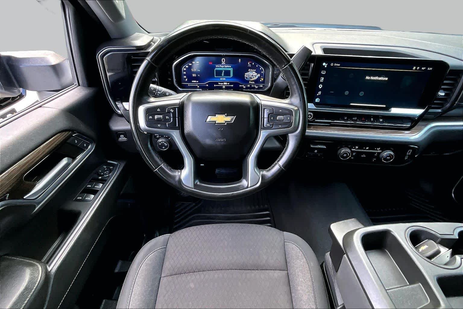 Used 2024 Summit White Chevrolet LT image 6