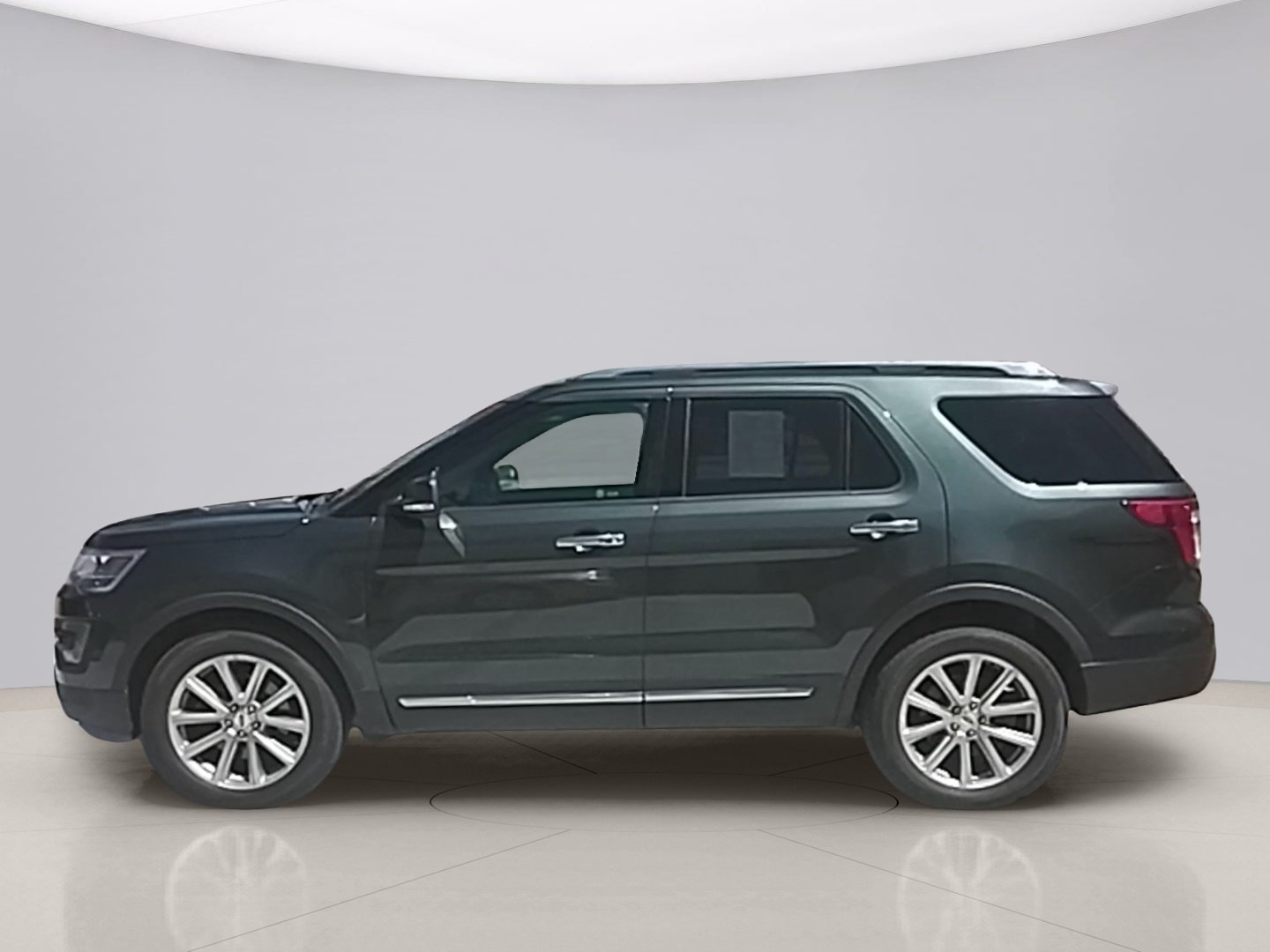Used 2016 Gray Ford LIMITED image 2