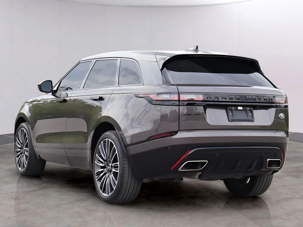 Used 2023 Charente Gray Premium Metallic Land Rover R-Dynamic S MHEV image 5