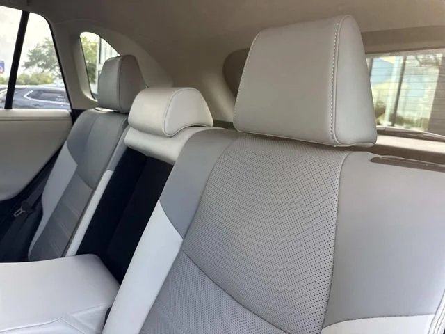 Used 2019  Toyota Limited image 14