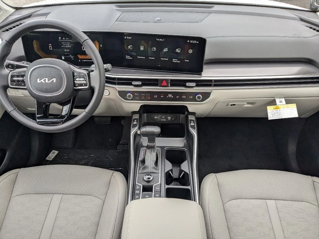 2025 Kia Sorento S - Photo 16