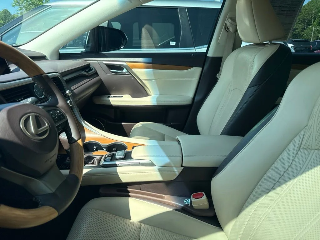 Used 2017 White Lexus 350 image 3