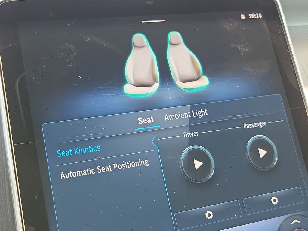New 2027 Polar White Mercedes-Benz GLC 300 image 24